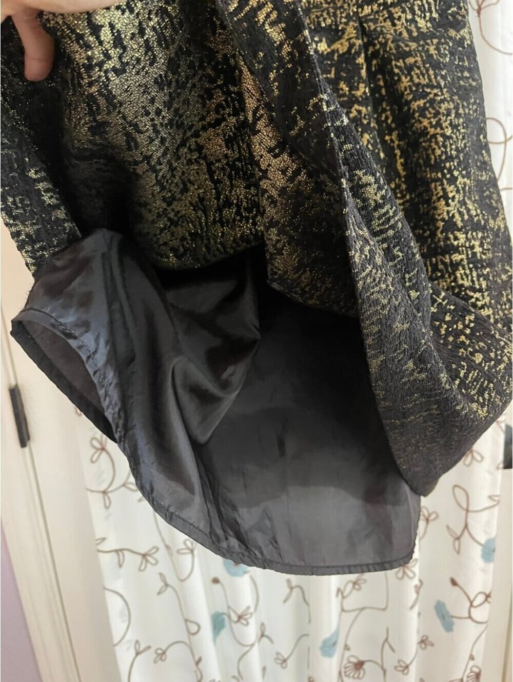 Vero Moda | Sz 4 | US 4 - Black & Gold Jacquard Fit-and-Flare Dress - Picture 4 of 9